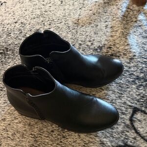 Ami Black Leather Ankle Booties with Side Zip